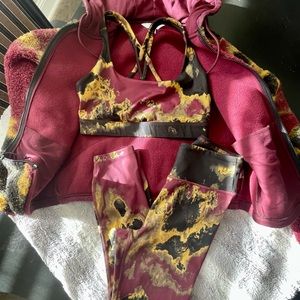 JOYLAB 3piece workout set burgundy/black XS all three PERFECT condition 💜